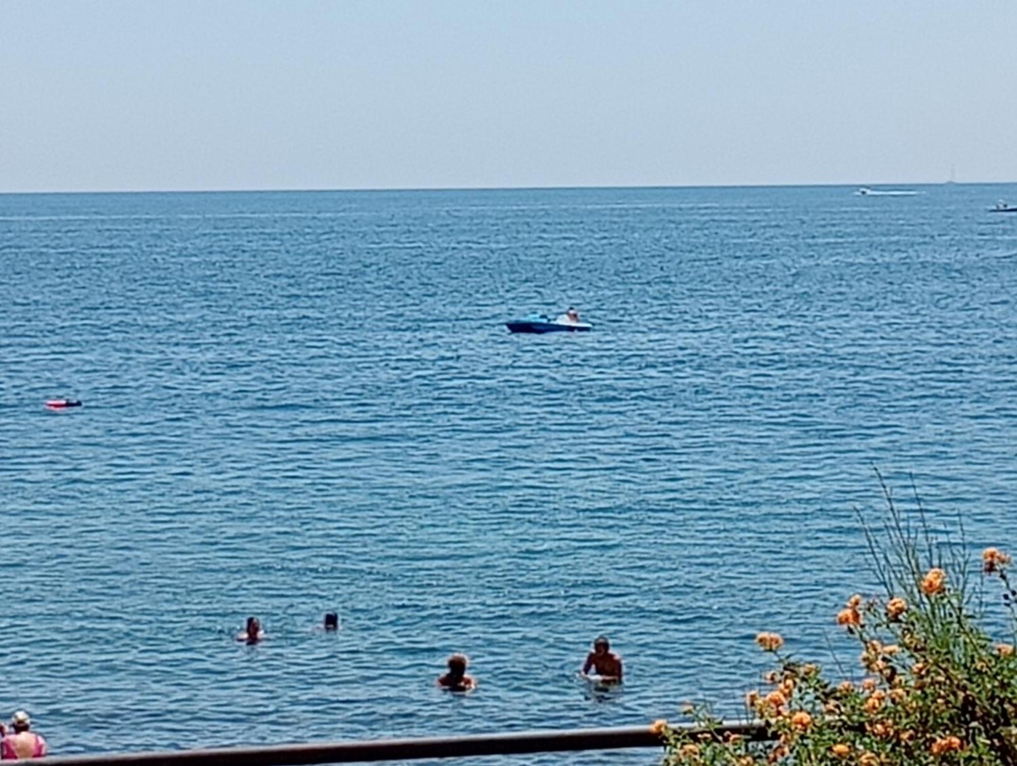 Villa Mamis Aeroporto di Catania Fontana Rossa Esterno foto